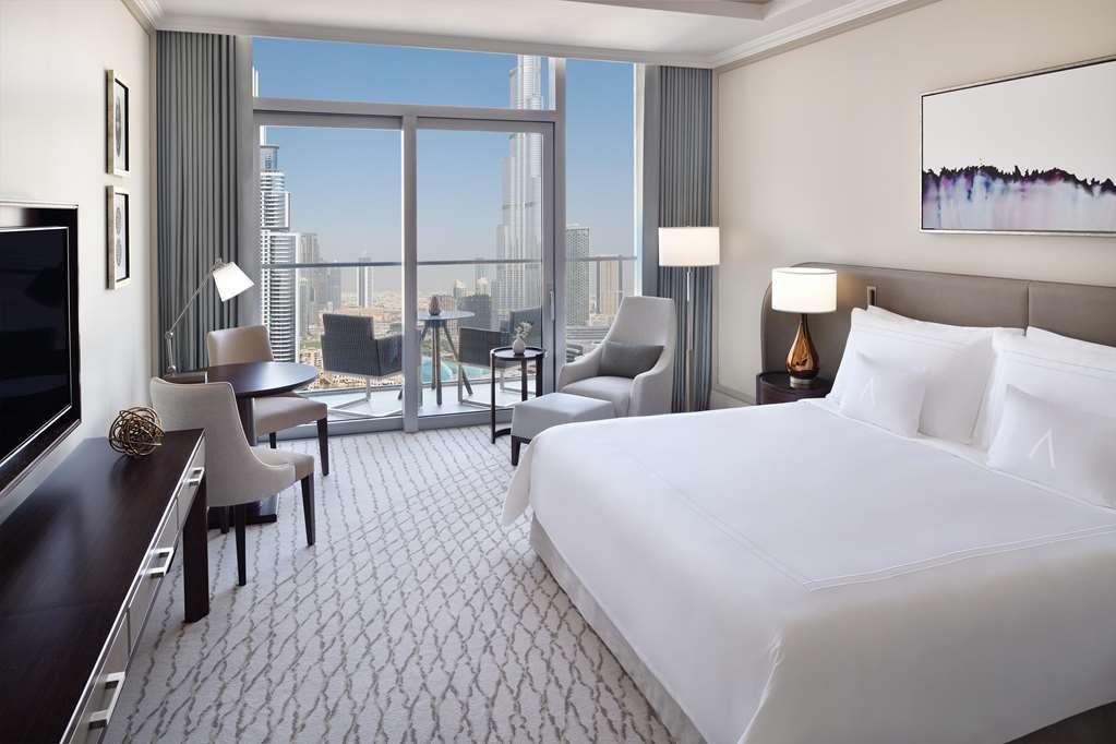 Address Dubai Mall Oda fotoğraf A guest room at the hotel